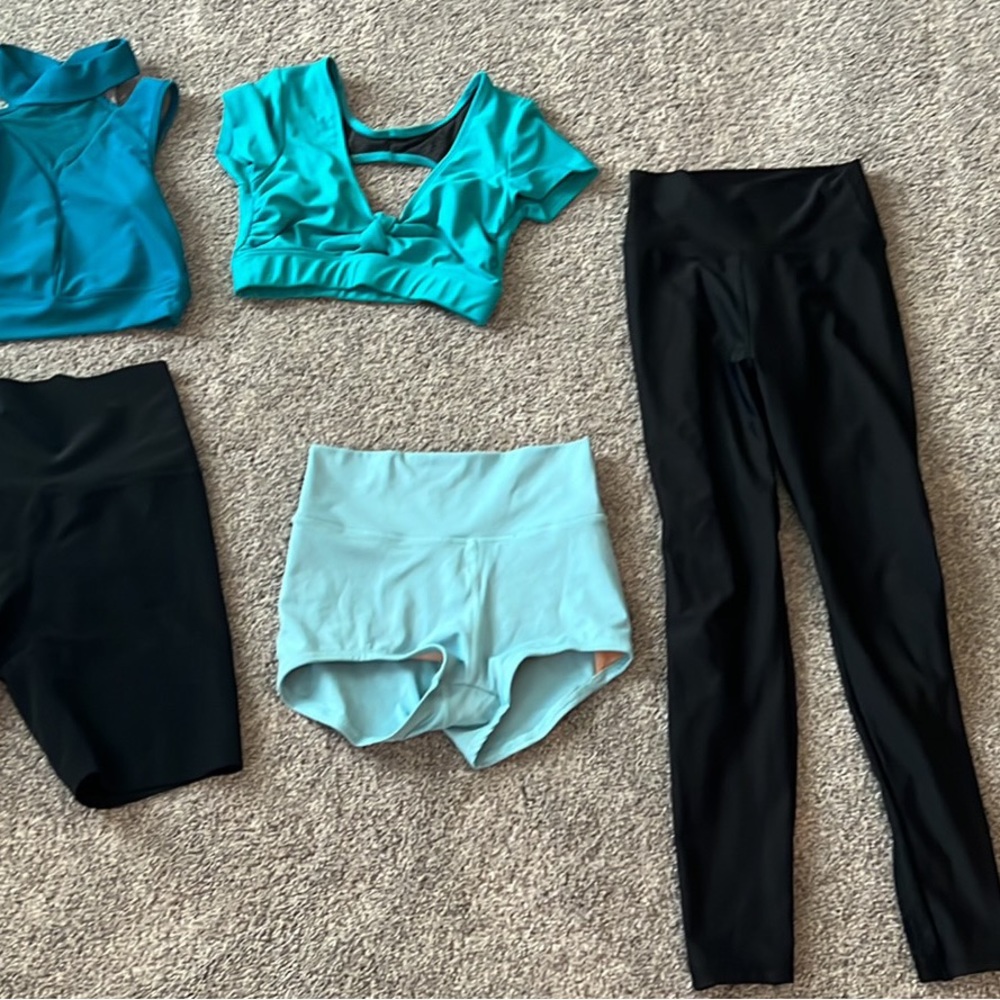 Lot of Five dance wear size SA 2 tops 1 black biker short I black leggings